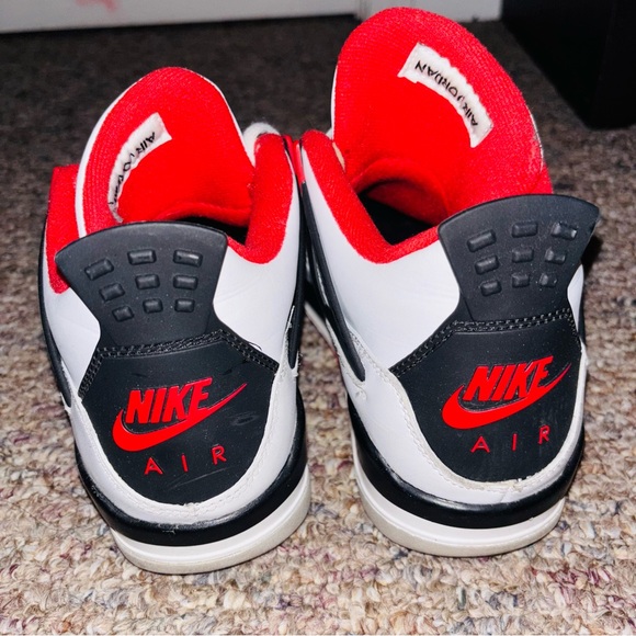 Jordan 4 - Picture 6 of 7